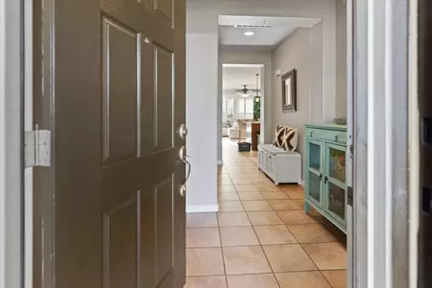 Entry Way - 1725 Cocomo Pl, Manteca, CA 95337 photo 2 of 10