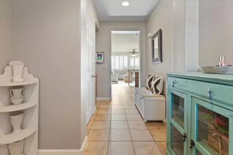 Entry Way - 1725 Cocomo Pl, Manteca, CA 95337 photo 5 of 10