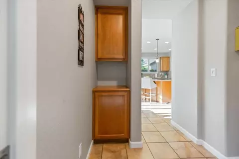 Entry Way - 1725 Cocomo Pl, Manteca, CA 95337 photo 10 of 10