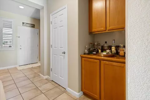 Entry Way - 1725 Cocomo Pl, Manteca, CA 95337 photo 6 of 10