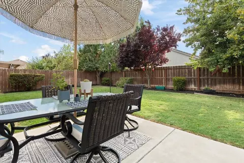 Exterior - 1725 Cocomo Pl, Manteca, CA 95337 photo 4 of 6
