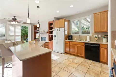 Kitchen - 1725 Cocomo Pl, Manteca, CA 95337 photo 2 of 5