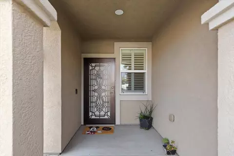 Entry Way - 1725 Cocomo Pl, Manteca, CA 95337 photo 1 of 10