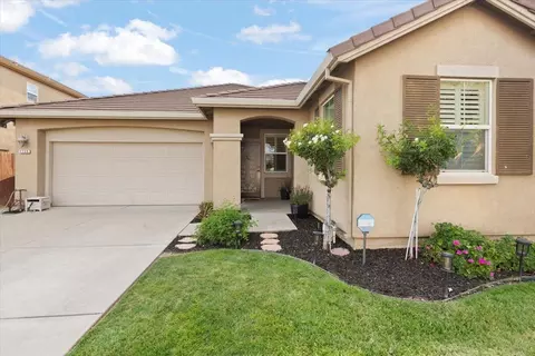 Exterior - 1725 Cocomo Pl, Manteca, CA 95337 photo 2 of 6
