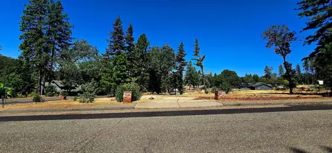 351 Pinewood Dr, Paradise, CA 95969