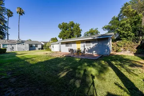 Exterior - 262 E 23rd St, Merced, CA 95340 photo 7 of 14