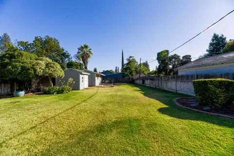 Exterior - 262 E 23rd St, Merced, CA 95340 photo 5 of 14