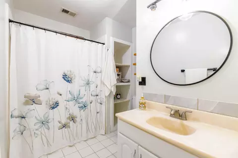 Bath - 262 E 23rd St, Merced, CA 95340 photo 1 of 2