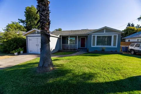 Exterior - 262 E 23rd St, Merced, CA 95340 photo 9 of 14
