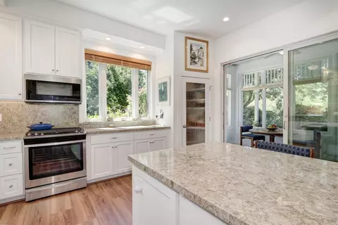 Kitchen - 2324 Shenandoah Pl, Davis, CA 95616 photo 4 of 6