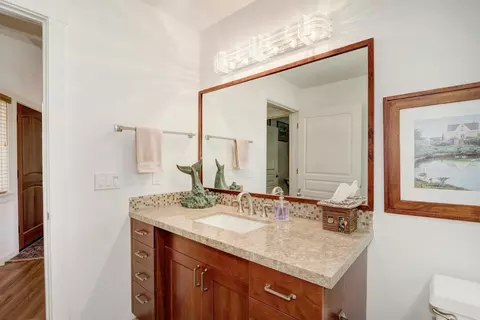 Bath - 2324 Shenandoah Pl, Davis, CA 95616 photo 3 of 8