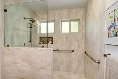 Bath - 2324 Shenandoah Pl, Davis, CA 95616 photo 2 of 8