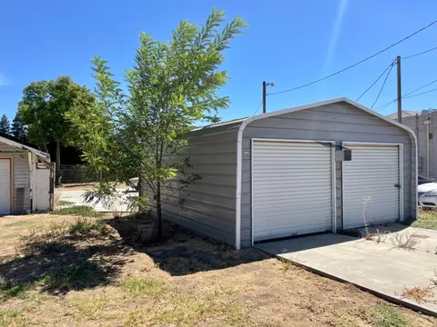 Other - 313 E St, Waterford, CA 95386 photo 4 of 5