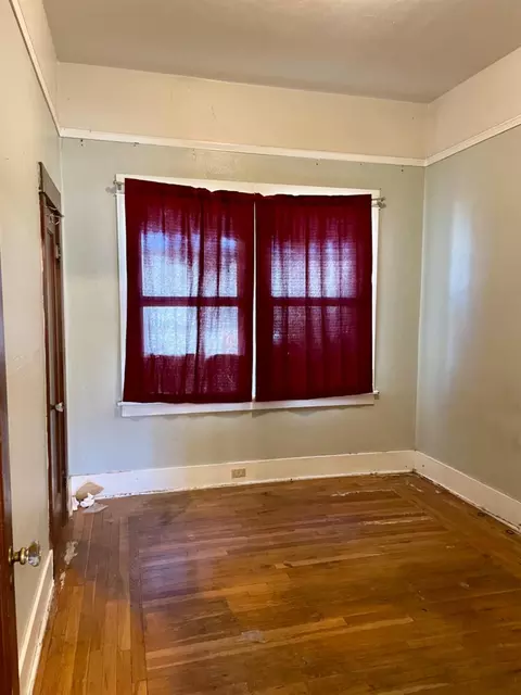 Bedroom - 313 E St, Waterford, CA 95386 photo 2 of 5