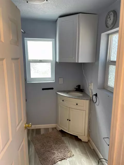 Bath - 313 E St, Waterford, CA 95386 photo 1 of 4