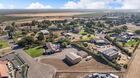 View/Area - 34776 Brichetto Ct, Tracy, CA 95377 photo 2 of 13