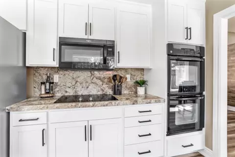 Kitchen - 34776 Brichetto Ct, Tracy, CA 95377 photo 5 of 6