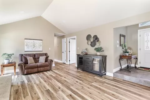 Entry Way - 34776 Brichetto Ct, Tracy, CA 95377 photo 4 of 4