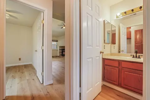 Entry Way - 2308 Quail Meadow Dr, Modesto, CA 95355 photo 5 of 8