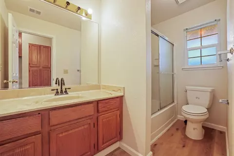 Bath - 2308 Quail Meadow Dr, Modesto, CA 95355 photo 1 of 3