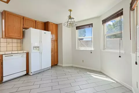 Kitchen - 2308 Quail Meadow Dr, Modesto, CA 95355 photo 4 of 5