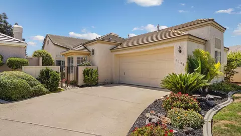 1109 Copper Lantern Ct, Modesto, CA 95355 photo 2