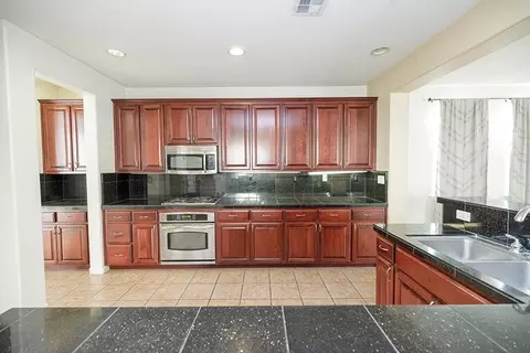 Kitchen - 3668 Valley Oak Dr, Ceres, CA 95307 photo 3 of 9