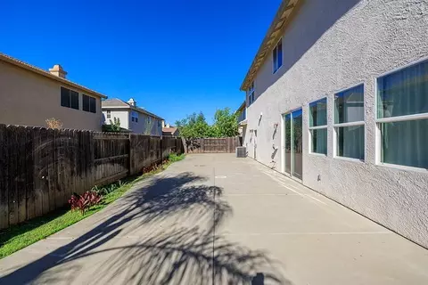 Exterior - 3668 Valley Oak Dr, Ceres, CA 95307 photo 11 of 12