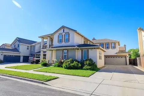 Exterior - 3668 Valley Oak Dr, Ceres, CA 95307 photo 2 of 12