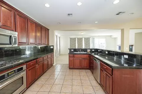 Kitchen - 3668 Valley Oak Dr, Ceres, CA 95307 photo 4 of 9