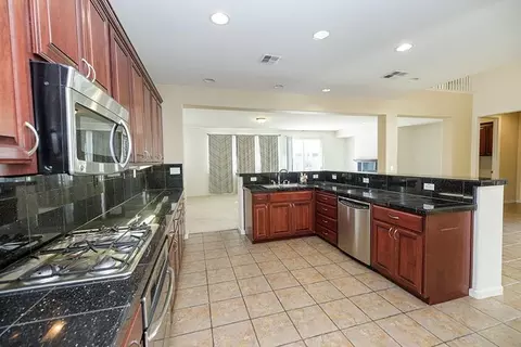 Kitchen - 3668 Valley Oak Dr, Ceres, CA 95307 photo 5 of 9