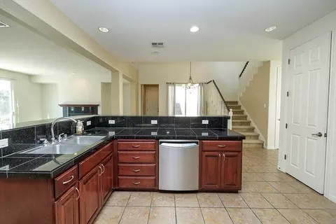 Kitchen - 3668 Valley Oak Dr, Ceres, CA 95307 photo 7 of 9