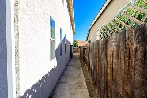 Entry Way - 3668 Valley Oak Dr, Ceres, CA 95307 photo 8 of 8