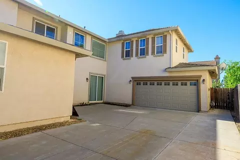 Exterior - 3668 Valley Oak Dr, Ceres, CA 95307 photo 5 of 12
