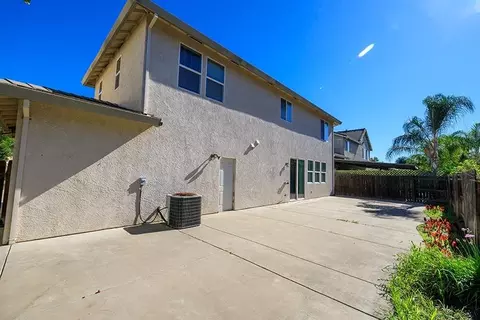 Exterior - 3668 Valley Oak Dr, Ceres, CA 95307 photo 10 of 12