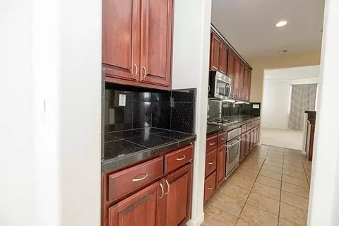 Kitchen - 3668 Valley Oak Dr, Ceres, CA 95307 photo 6 of 9