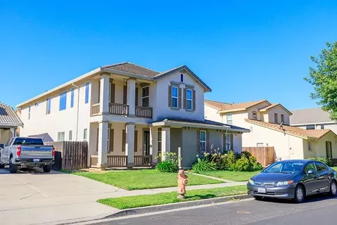 Exterior - 3668 Valley Oak Dr, Ceres, CA 95307 photo 3 of 12