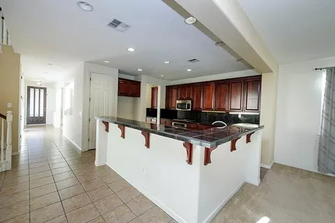 Entry Way - 3668 Valley Oak Dr, Ceres, CA 95307 photo 2 of 8