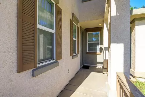 Exterior - 3668 Valley Oak Dr, Ceres, CA 95307 photo 7 of 12