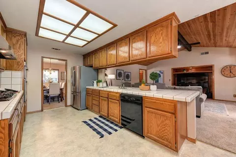 5620 Freeman Dr, Rocklin, CA 95677 photo 15