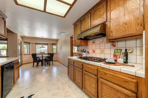 5620 Freeman Dr, Rocklin, CA 95677 photo 14