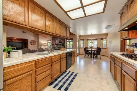 5620 Freeman Dr, Rocklin, CA 95677 photo 13