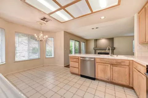 Kitchen - 5220 Windham Way, Rocklin, CA 95765 photo 2 of 5