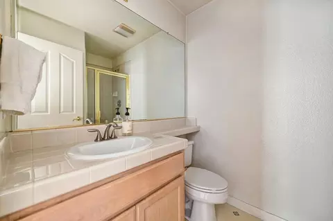 Bath - 5220 Windham Way, Rocklin, CA 95765 photo 1 of 5