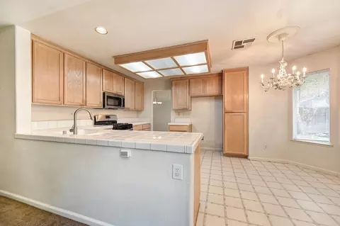 Kitchen - 5220 Windham Way, Rocklin, CA 95765 photo 4 of 5