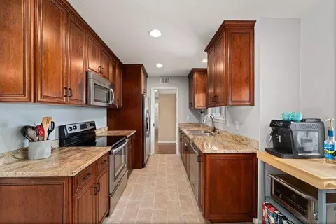 Kitchen - 4607 Charleston Dr, Carmichael, CA 95608 photo 4 of 4