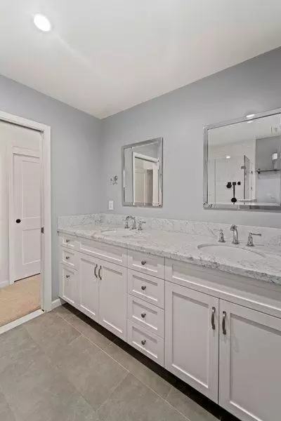 Bath - 4607 Charleston Dr, Carmichael, CA 95608 photo 4 of 8