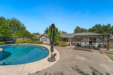 Exterior - 4607 Charleston Dr, Carmichael, CA 95608 photo 7 of 10
