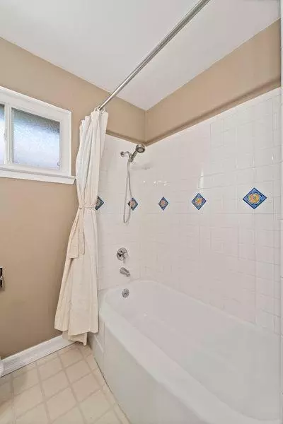 Bath - 4607 Charleston Dr, Carmichael, CA 95608 photo 2 of 8