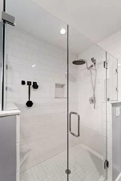 Bath - 4607 Charleston Dr, Carmichael, CA 95608 photo 6 of 8